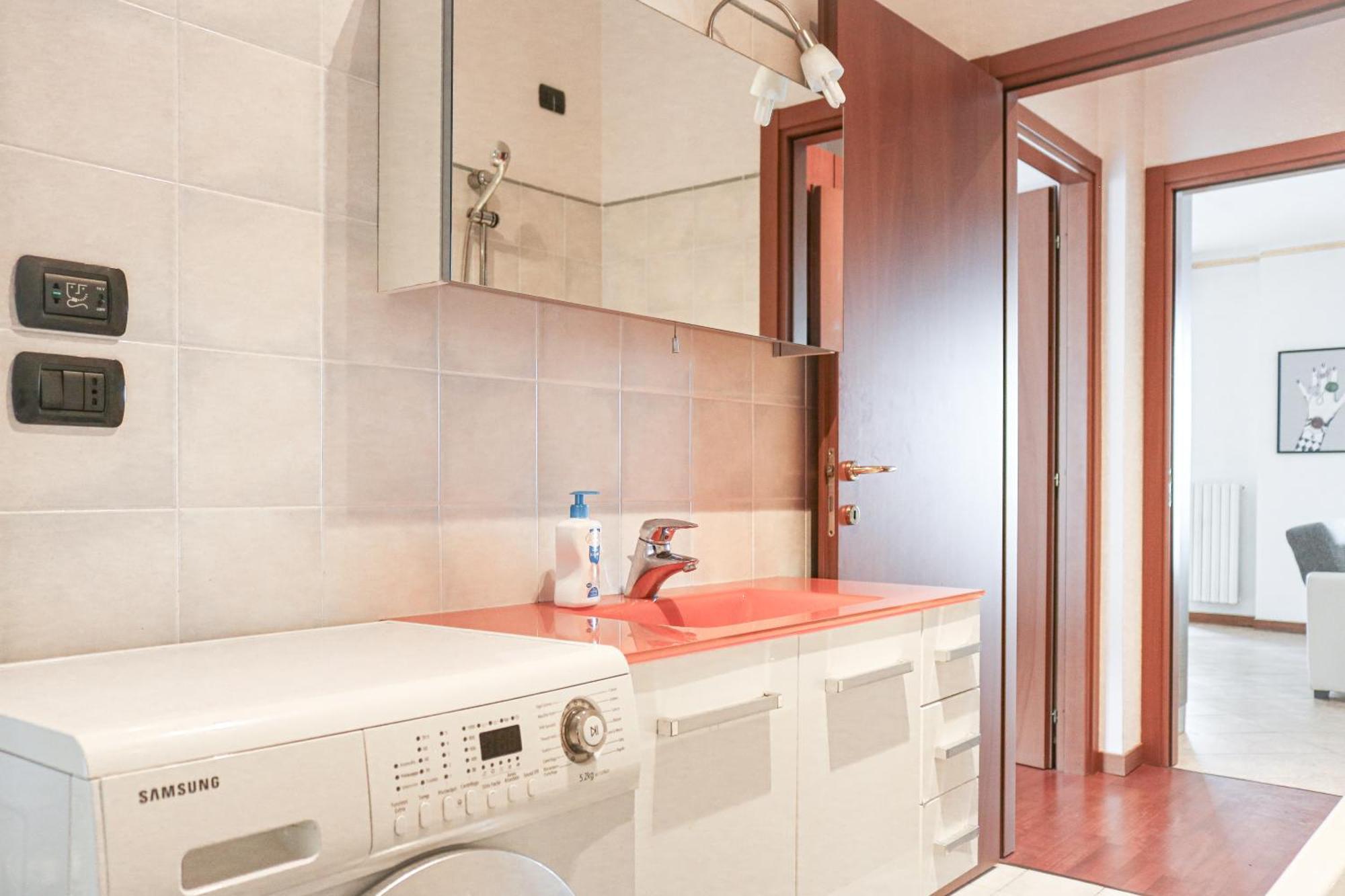 Urban Balcony Hideaway - 3 People Apartment มิลาน ภายนอก รูปภาพ